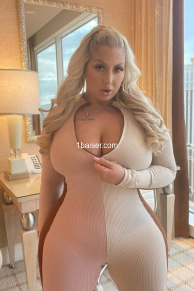 Auriane-xx-escort