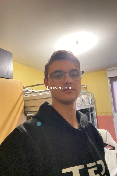 Je recherche une relation sérieuse amoureuse  — Escort Nantes (1)