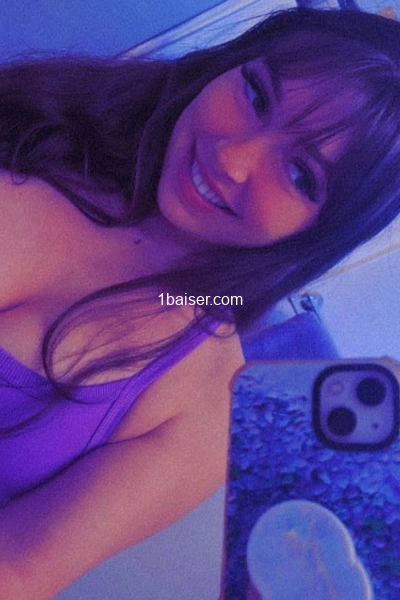 Disponible  — Escort Jura (1)