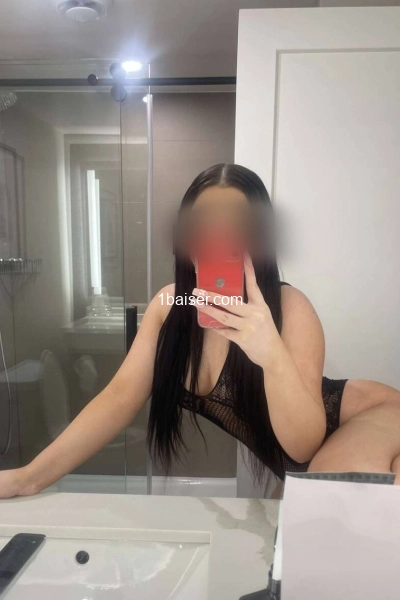 Sweety ladie on bed — Escort Beauvais (1)
