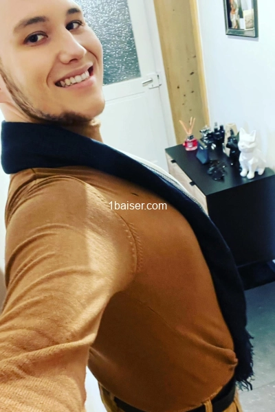 Logan Escort Boy — Escort Colmar (1)