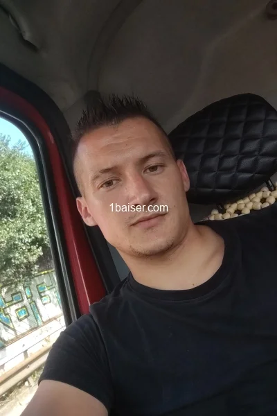 Bărbat pentru toate femeile  — Escort Paris