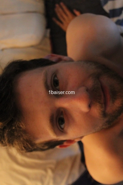 Jim, escort homme pour femme et couple 