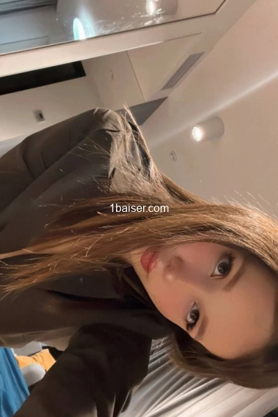 Disponible  — Escort Loiret (1)