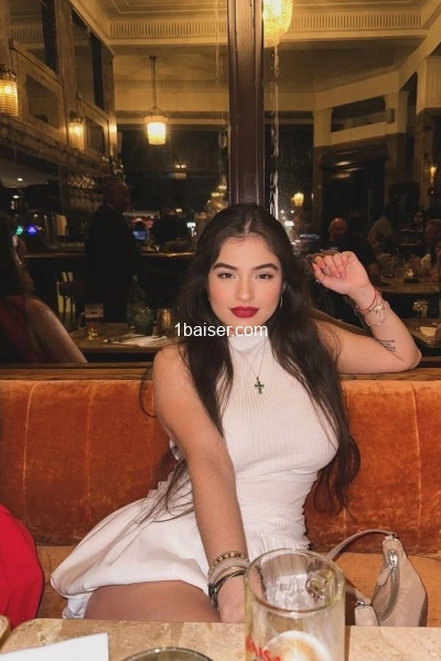 Je suis disponible pour un moment de plaisir partagé  — Escort Paris (1)