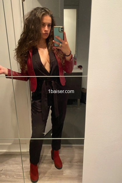 Julie  — Escort Paris (1)