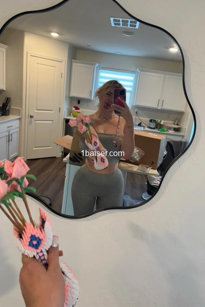 Escort à Bordeaux : Maeve_nice, Femme (2/2)