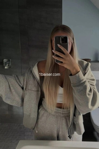 Rencontre Jeune femme — Escort Orléans (1)
