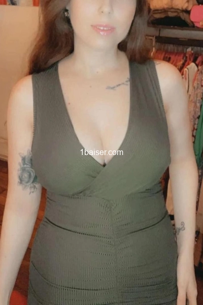 Chloe-2hot