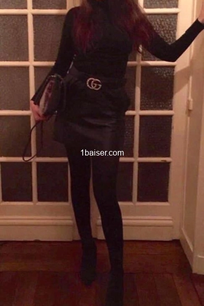Chloe-2hot