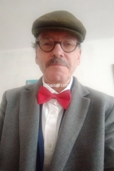 Recherche  jeune  femme  pour  plan  sexe régulier  — Escort Lille (1)