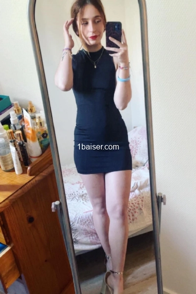 Roxane — Escort Tours (1)