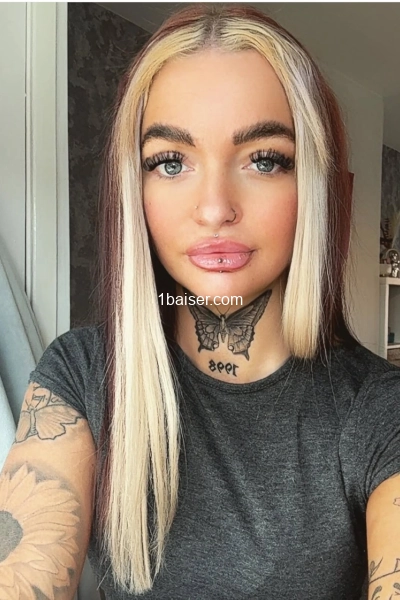 Lorence22 — Escort Charente Maritime (1)