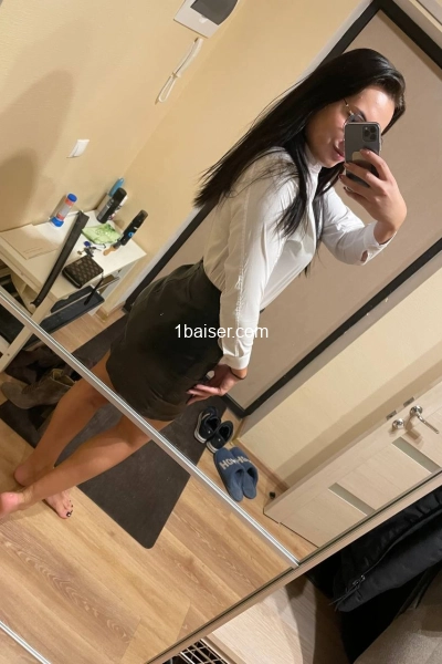 Kata — Escort Paris (1)