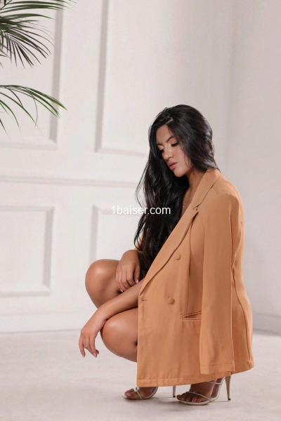 Val — Escort Paris (1)