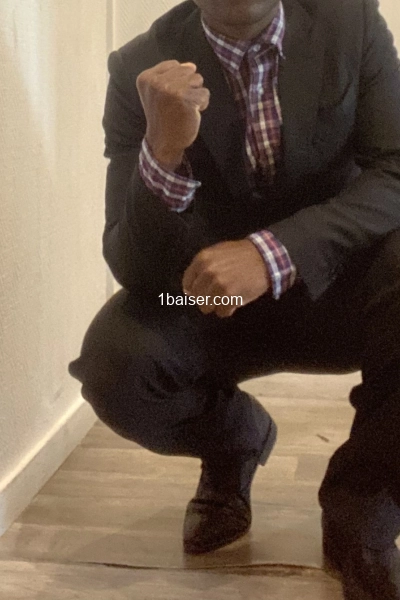 HOMME BLACK 23 CM PROPOSE CES SERVICES AUX FEMMES  — Escort Vitry sur Seine (1)
