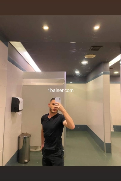 Escort gay andernos