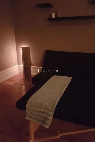 homme de 34 ans d'origine Slovénie 