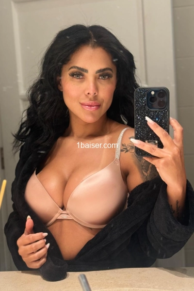 Bia Carvalho Belle femme Brésilienne 