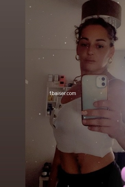 Nesrine, escorte, indépendante