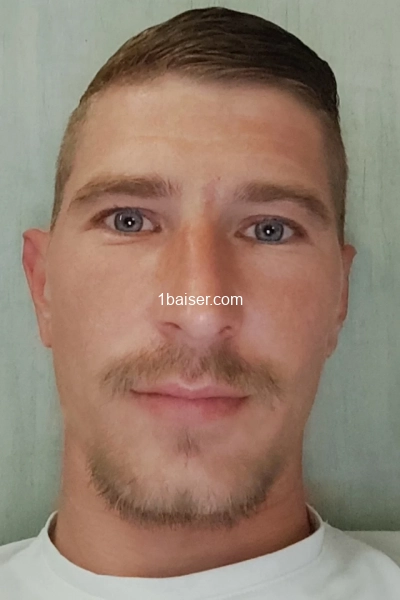 EzeQuiel — Escort Paris (1)