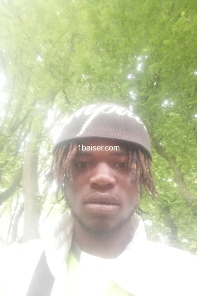 Bonjour je suis la pour vous desire mes dames  — Escort Strasbourg (1)