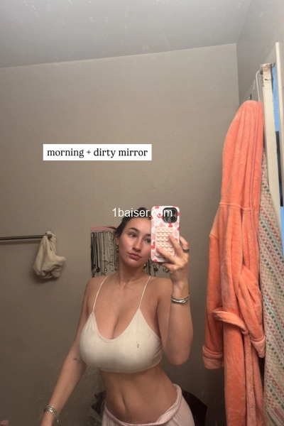 Lisath  — Escort Amiens (1)
