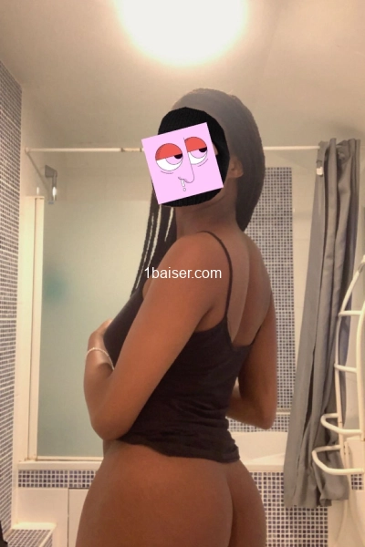 Sarah — Escort Versailles (1)