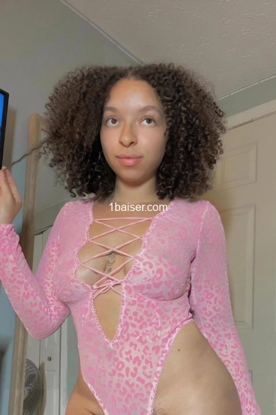 Orelle23  — Escort Paris (1)