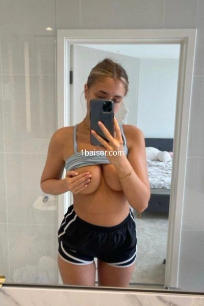 CARENA FELLATION  — Escort Pyrenees Atlantiques (1)