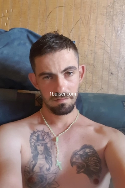 homme bien membré a convertir par un homme