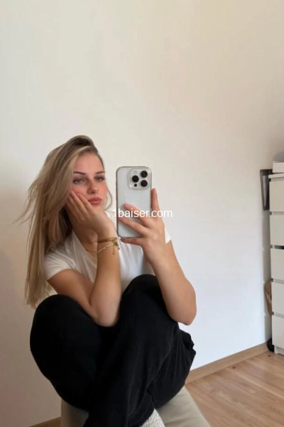 Alycia — Escort Dordogne (1)