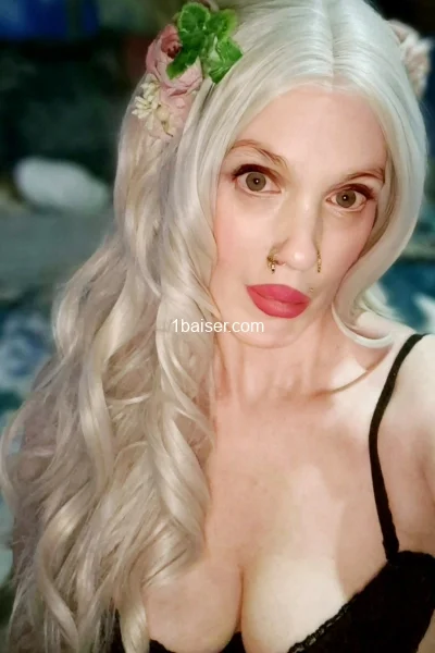 Sophia Snow  — Escort Nice