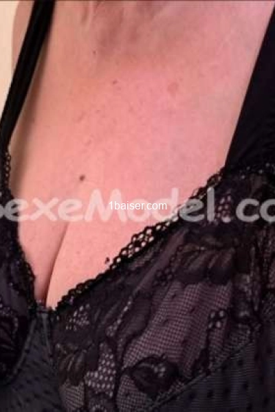 Babara83 femme mature sur Six Fours