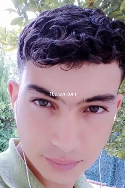 Anyone who's free tonight and wants to enjoy call me ,I do all you can thin — Escort Paris (1)
