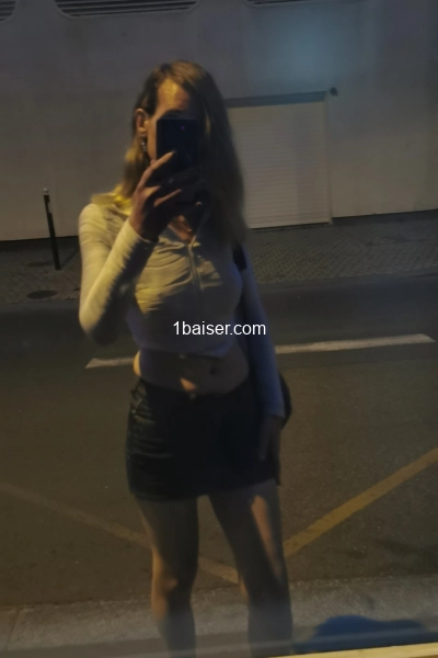 Femme trans fine et sexy et grande