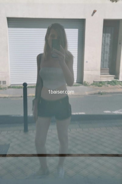 Femme trans fine et sexy et grande