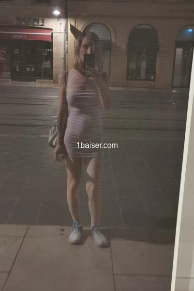 Femme trans fine et sexy et grande