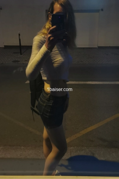 Femme trans fine et sexy et grande