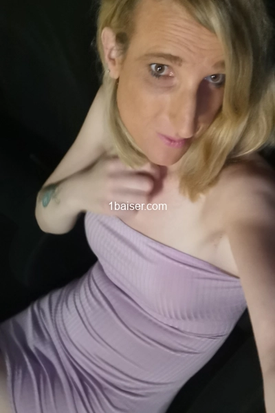 Femme trans fine et sexy et grande