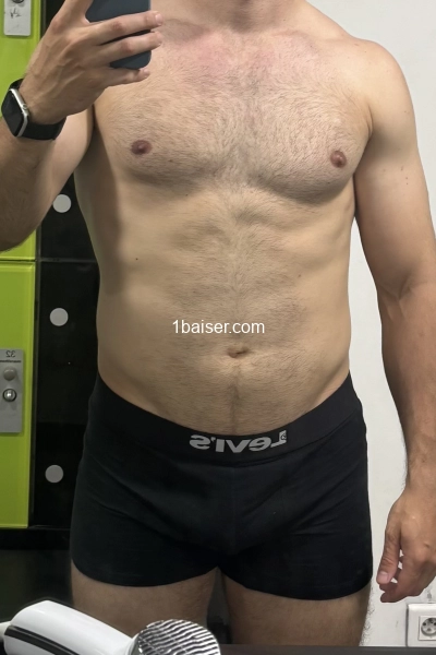 Homme sportif pour rencontre discrète  (1)