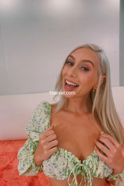   Brigitte – Compagne de charme & élégance au naturel 