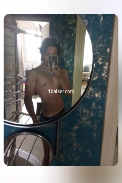 Théo  — Escort Paris (1)
