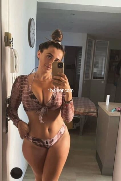 Carena — Escort Cholet (1)