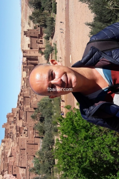 Accompagnement et Masseur discret et bcbg