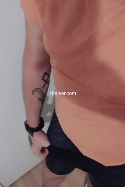 VEXARE – Charme, écoute et intensité à votre service. — Escort Manche (1)