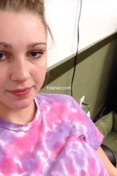 Disponible pour des rencontres coquines 