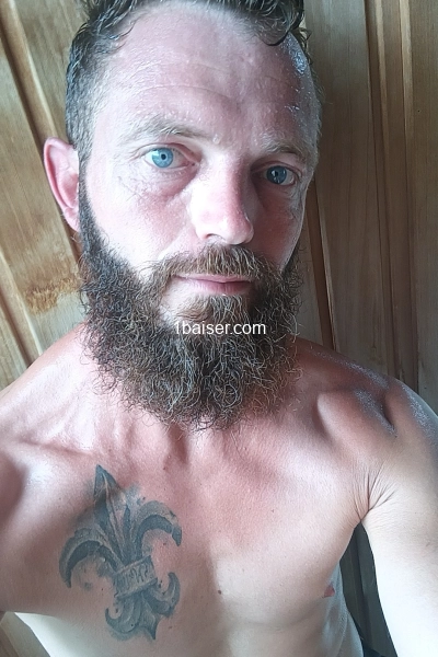 Escort boy ( pour femme ) 