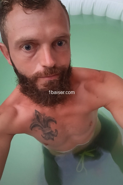 Escort boy ( pour femme ) 