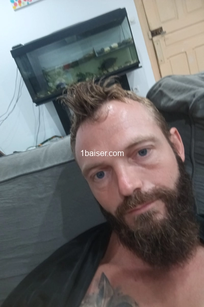 Escort boy ( pour femme ) 